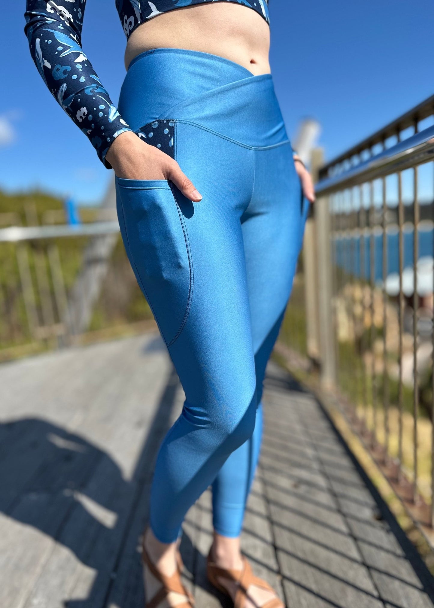 Humpback Whale Crossover - Waist Recycled Leggings With Pockets - Piste and Trail Leggings